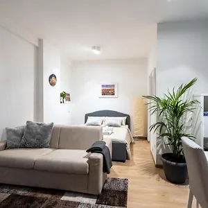 1,2 Porta Centro Parking Free Appartement Milan