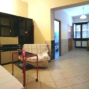 Via Giovanni Travaglia, Free Space Habitación en casa particular
